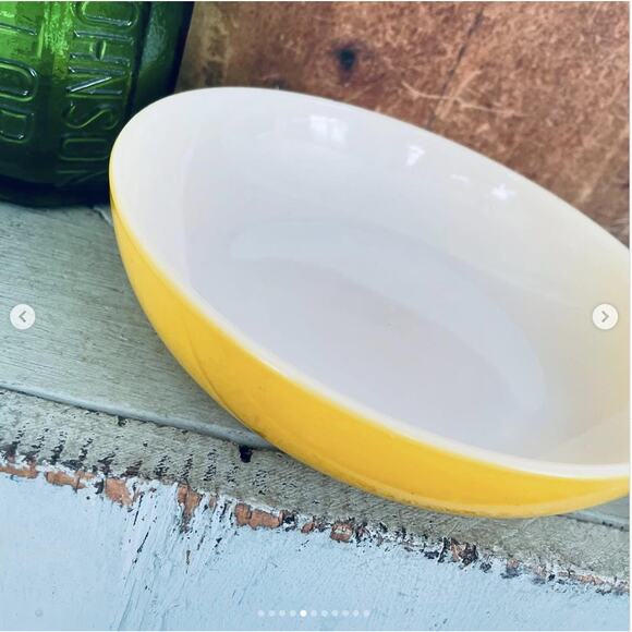 Vintage Fire King Ovenware (USA) 14 Deep Yellow Shallow Milk Glass Bowl - Picture 5 of 10